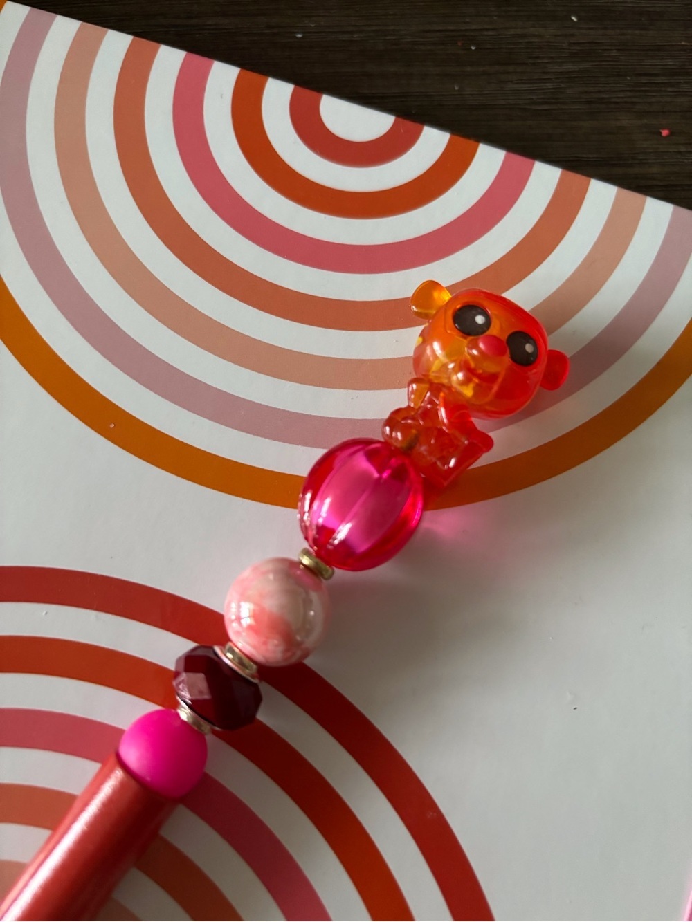 Disney Doorables: Winnie the Pooh: Tigger Dual color handmade beaded pen